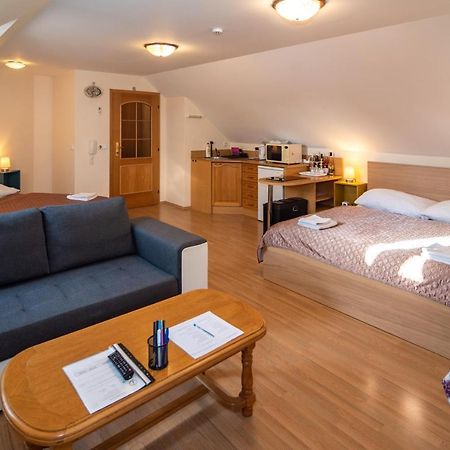 Apartman A Ubytovani U Machu ميكولوف المظهر الخارجي الصورة