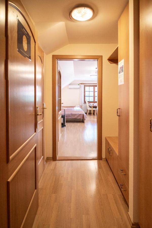 Apartman A Ubytovani U Machu ميكولوف المظهر الخارجي الصورة