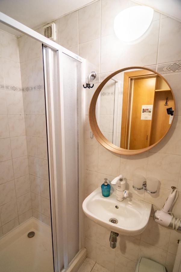 Apartman A Ubytovani U Machu ميكولوف المظهر الخارجي الصورة